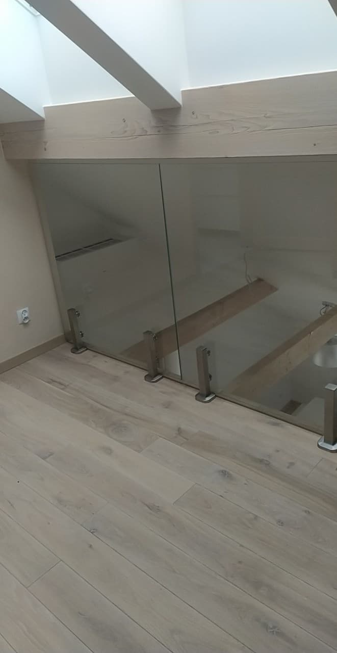 Balustrady samonośne