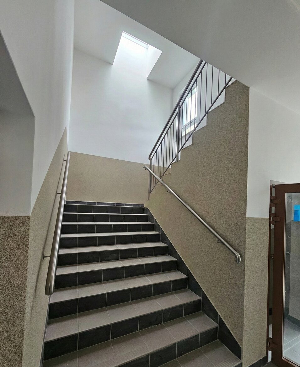 Balustrady schodowe nierdzewne